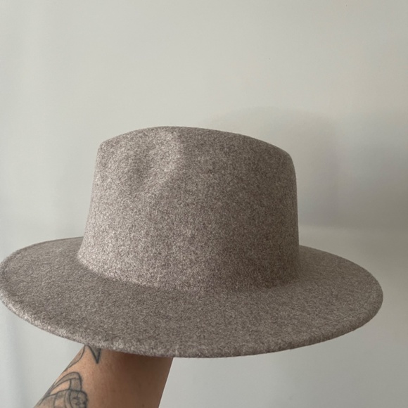 Grey Hat - Picture 2 of 3